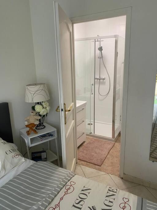 Chambre Avec Entree Independante Situation Ideale Serris Dış mekan fotoğraf